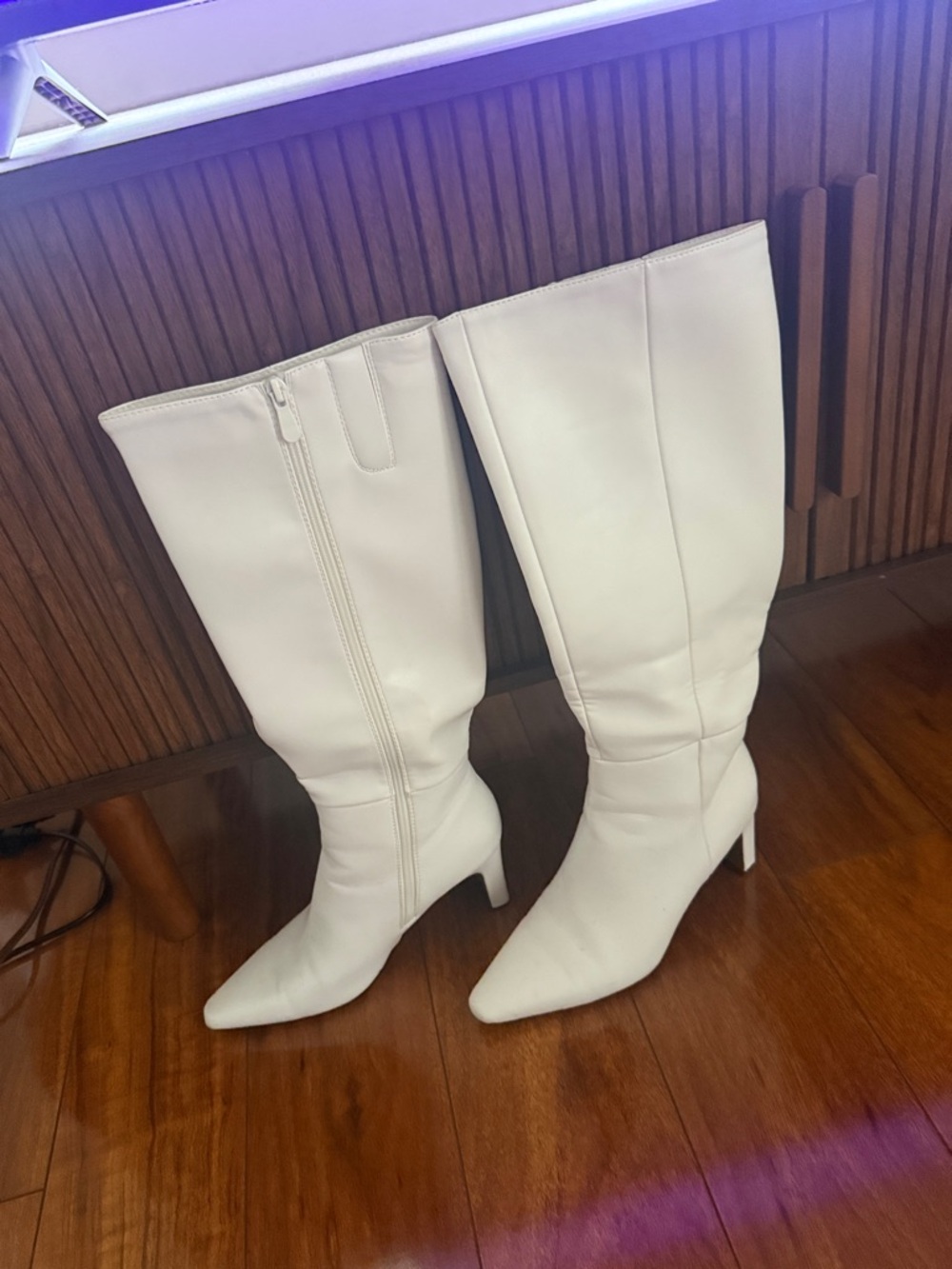 Women's White Knee-High Pointed Toe Boots